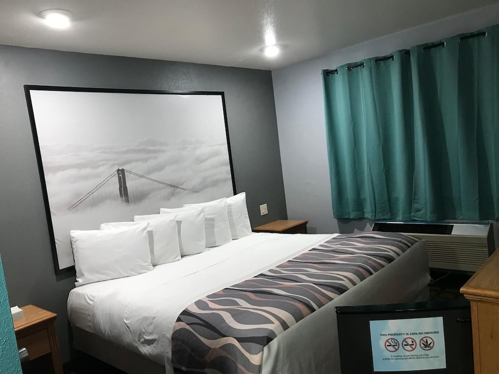 McGoverns Hotel and Suites 18/45