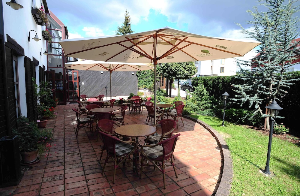 Park Hotel Pruhonice 35/50