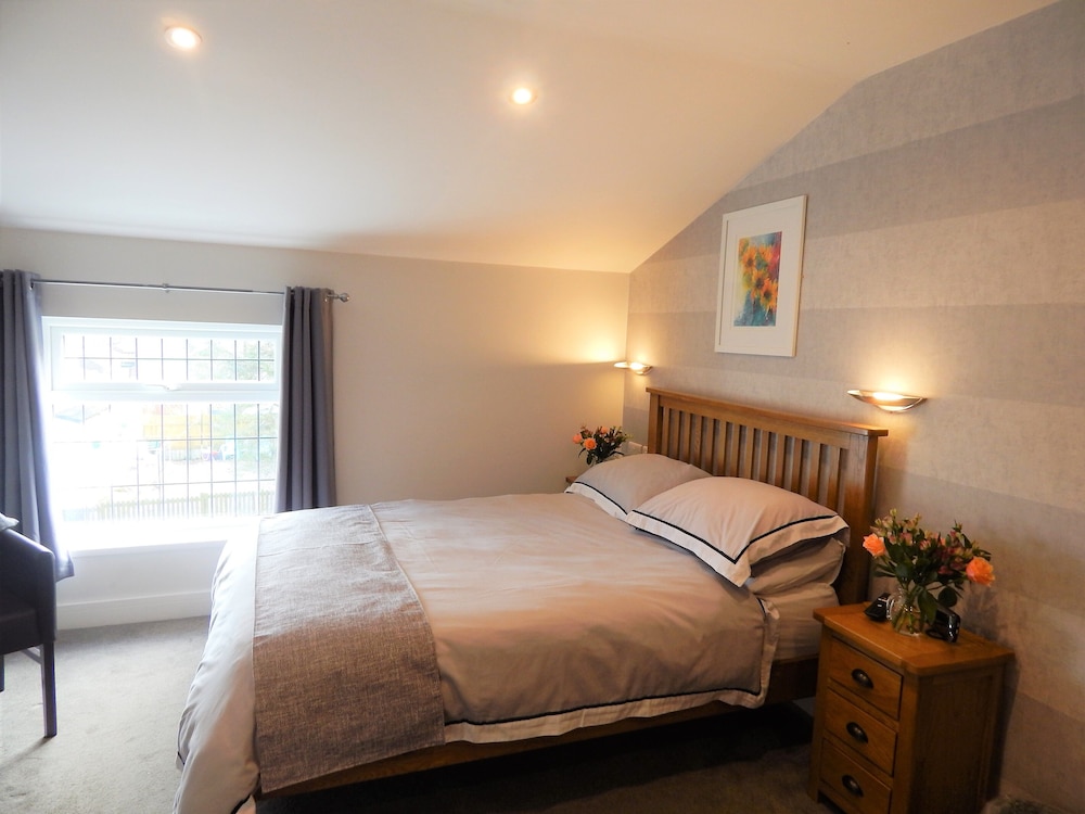 The Saxon Inn 6/50