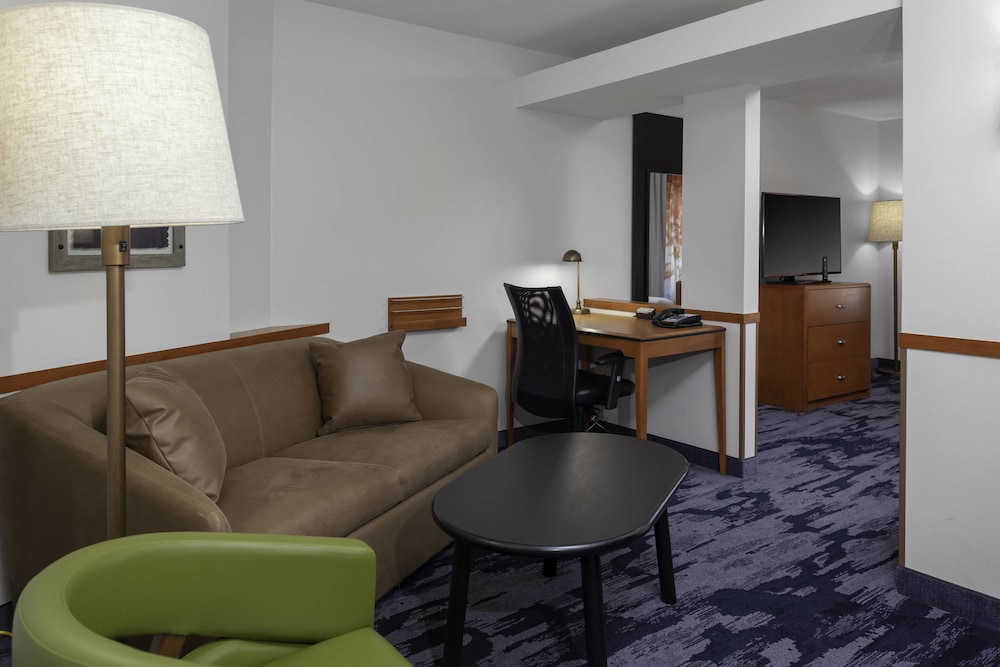 Fairfield Inn Suites Charlotte Matthews 25/39