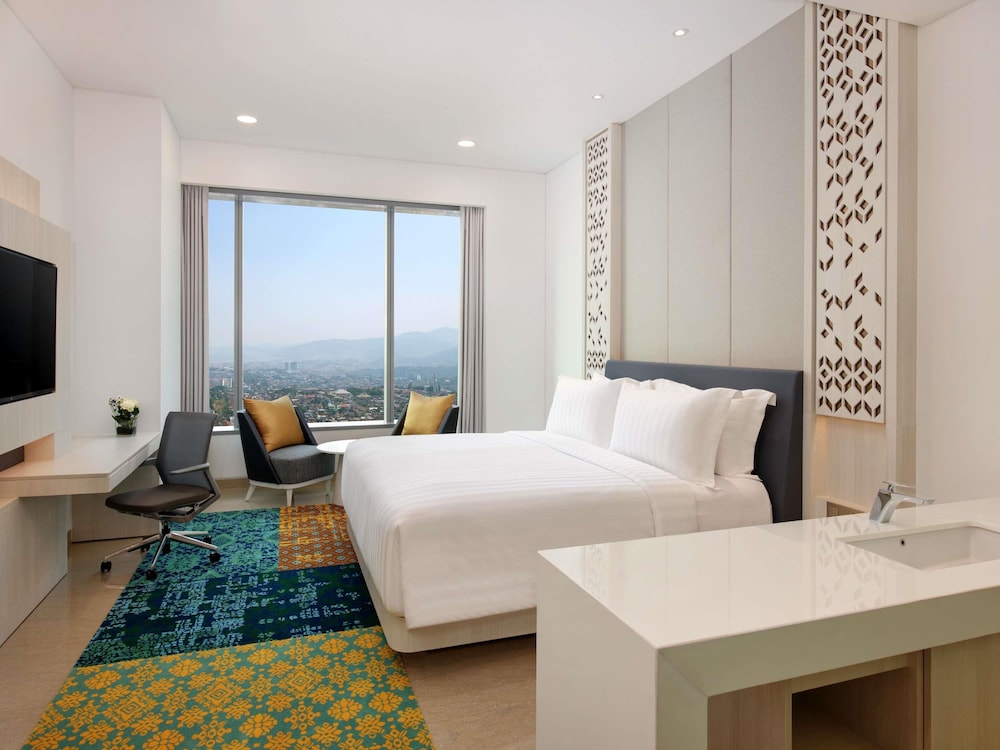 Grand Mercure Lampung 10/25
