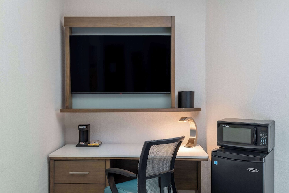 TRYP by Wyndham Tallahassee North I-10 Capital Circle 54/63