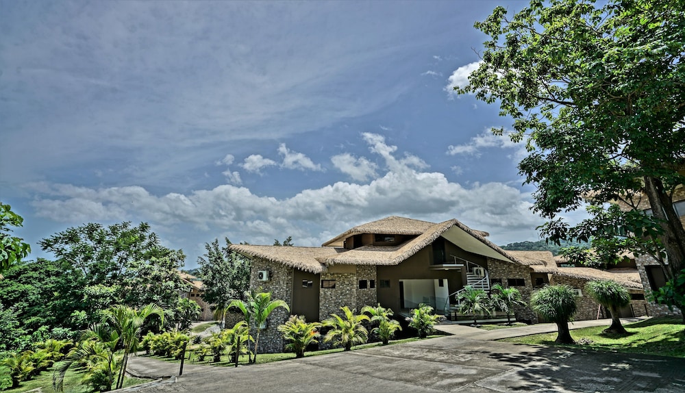 Nammbu Beachfront Bungalows in CARRILLO