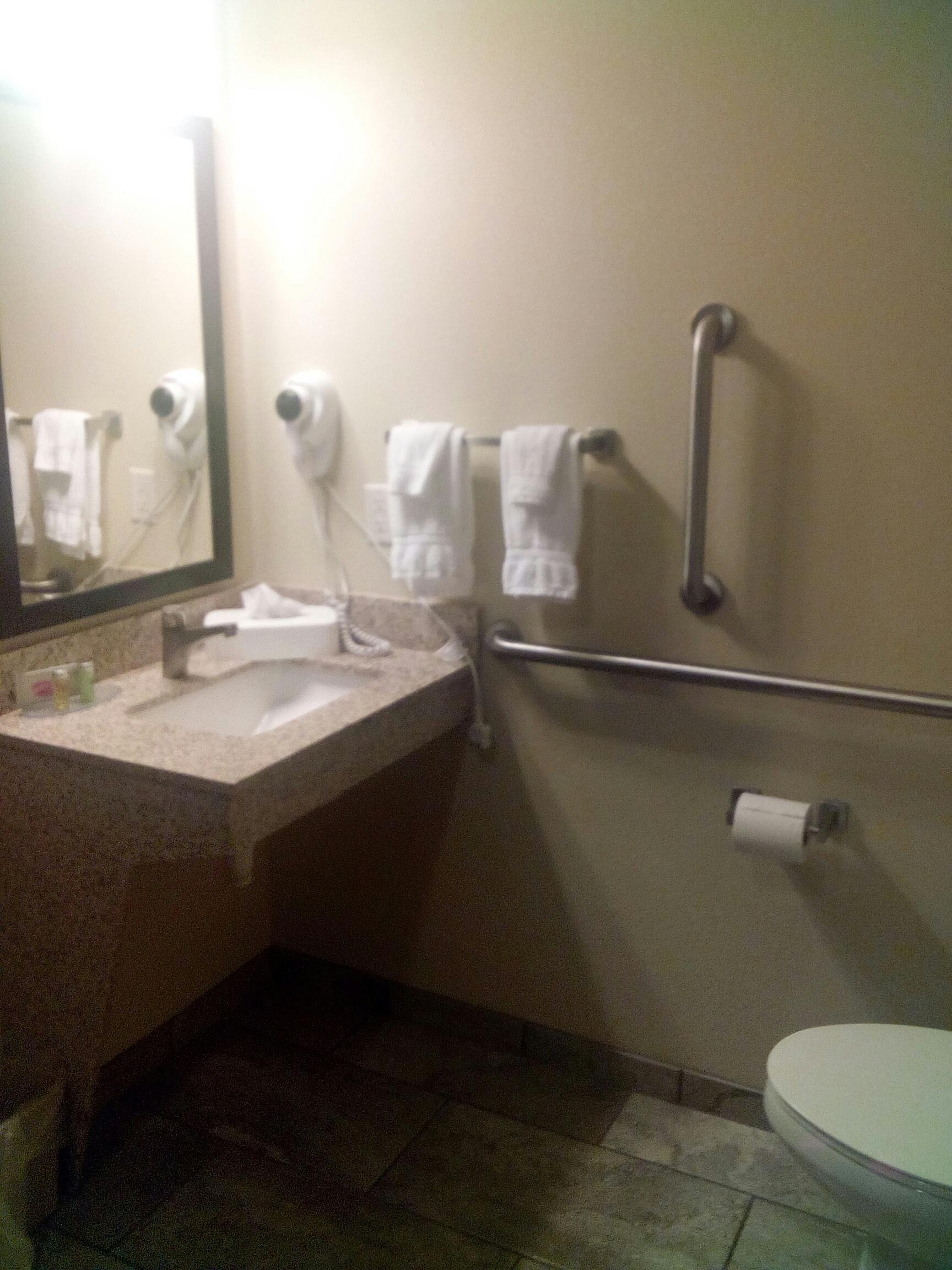 Cobblestone Hotel & Suites - Devils Lake 57/62