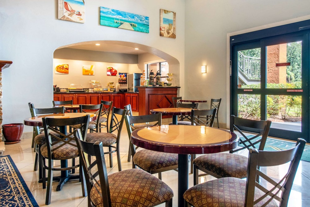 Quality Inn & Suites Jacksonville-Baymeadows 31/42