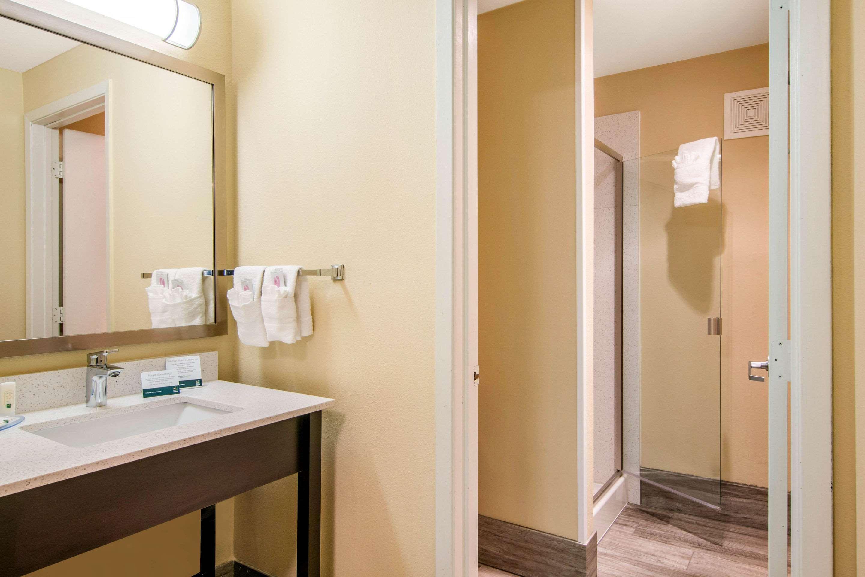جناح بسرير كينج، Quality Inn & Suites Albany Corvallis 4/5
