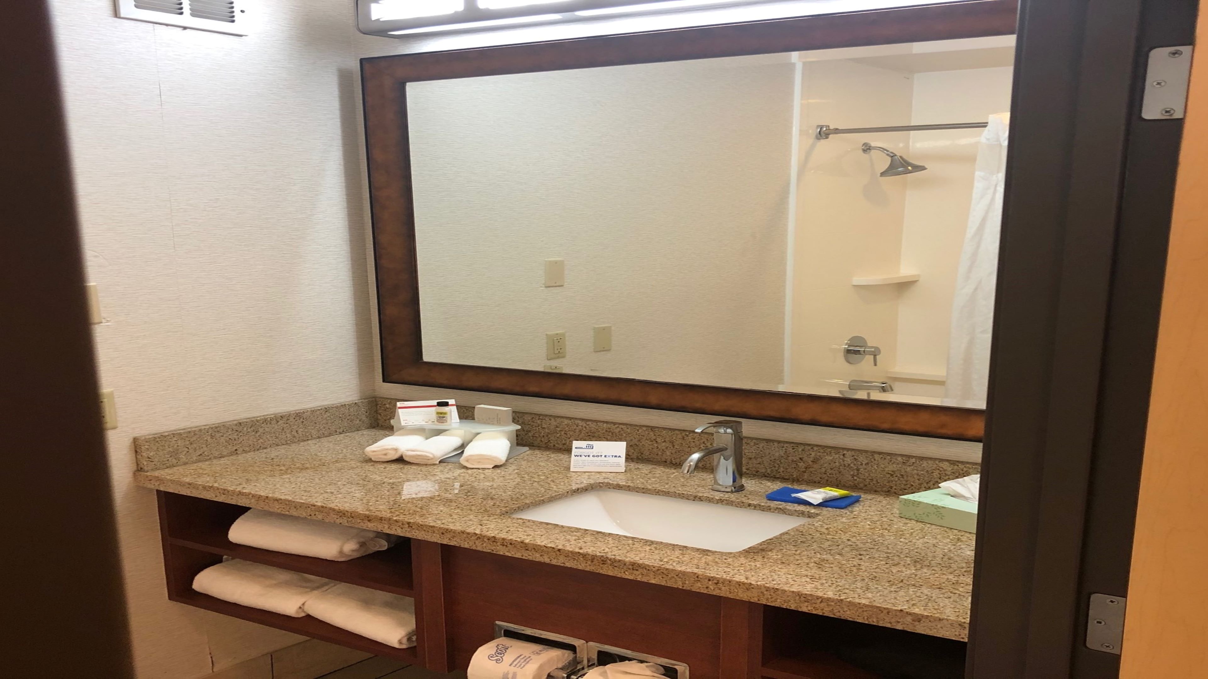 Holiday Inn Express Hotel Suites Berkeley 72/73