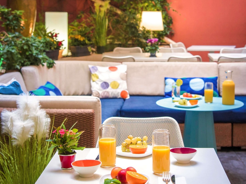 Novotel Suites Cannes Centre 44/58