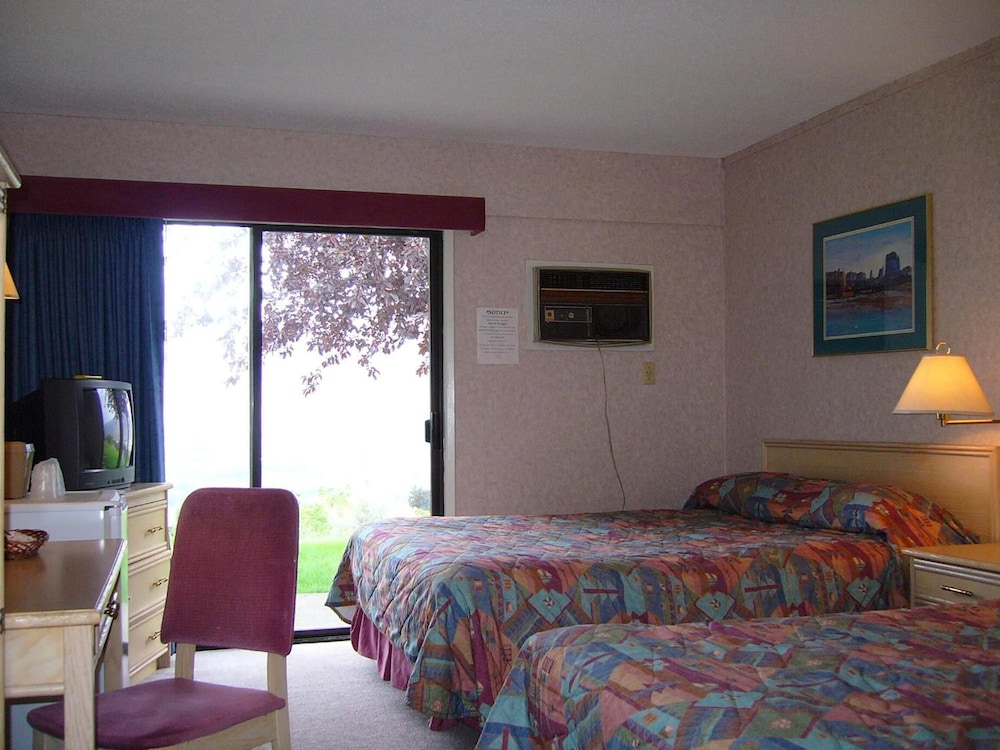 Hospitality Inn 19/55