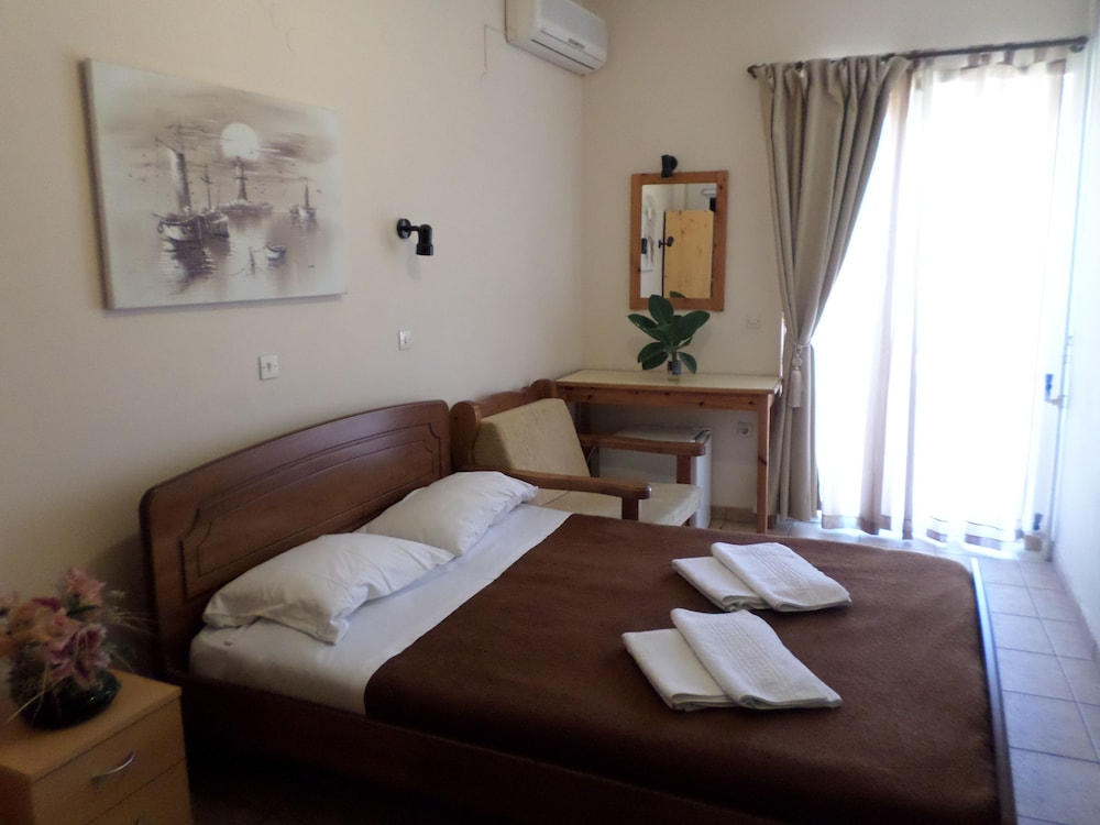 Tina Hotel 25/50