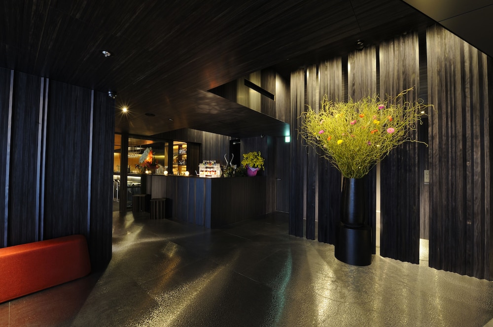 Roppongi Hotel S 5/75