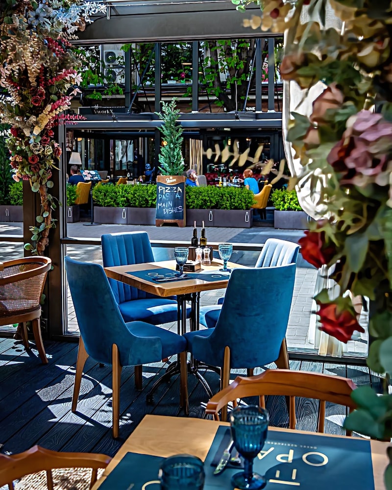Les Fleurs Hotel 46/57