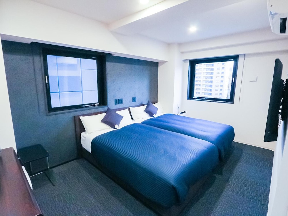 ROOM, TWIN BEDS, SMOKING