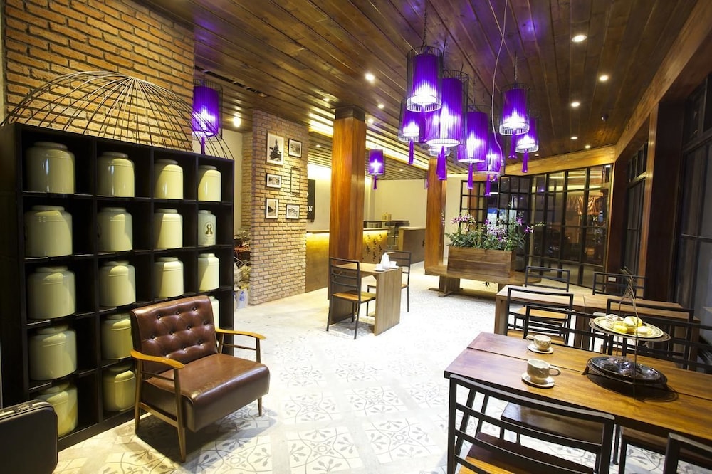 Nakorn De Sukhothai Hip Hotel 36/47