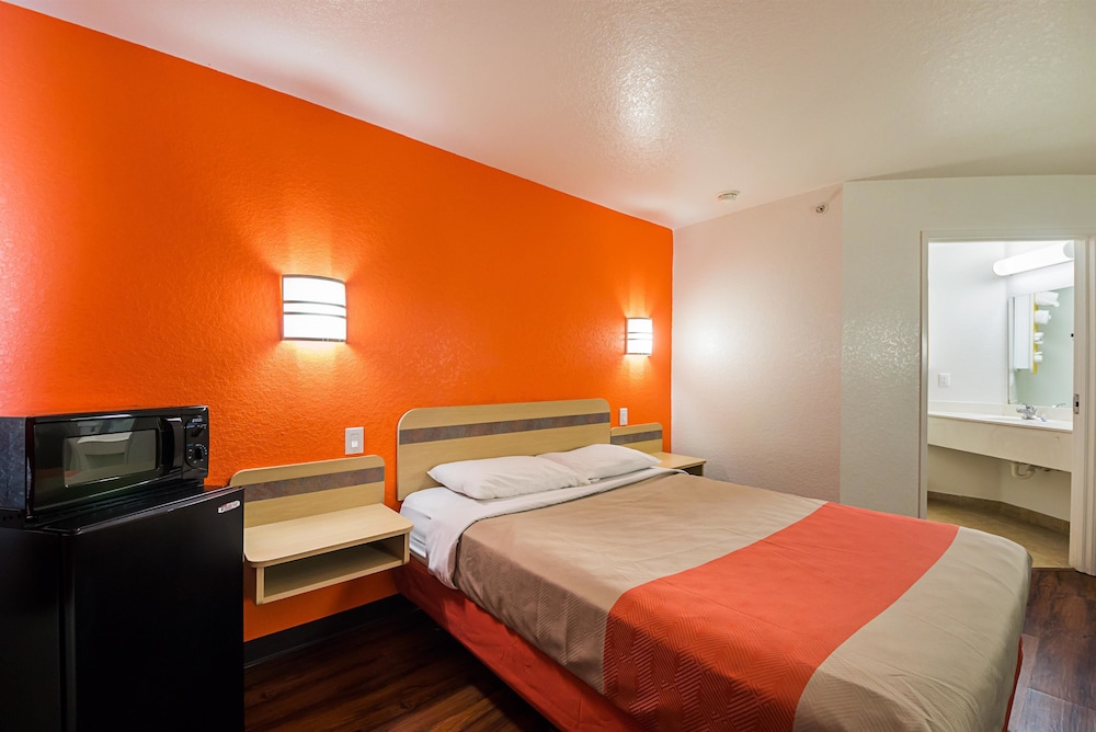 Motel6 San Antonio, TX - Sea World North 32/60