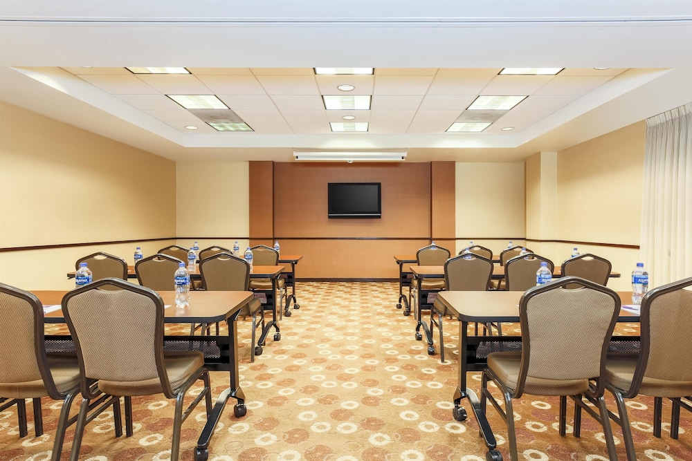 Hyatt Place Fort Worth/Hurst 66/78