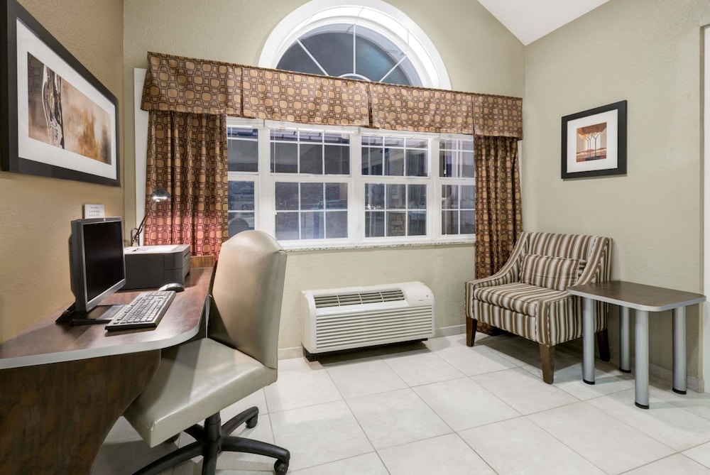 Microtel Inn & Suites By Wyndham Williston 24/36
