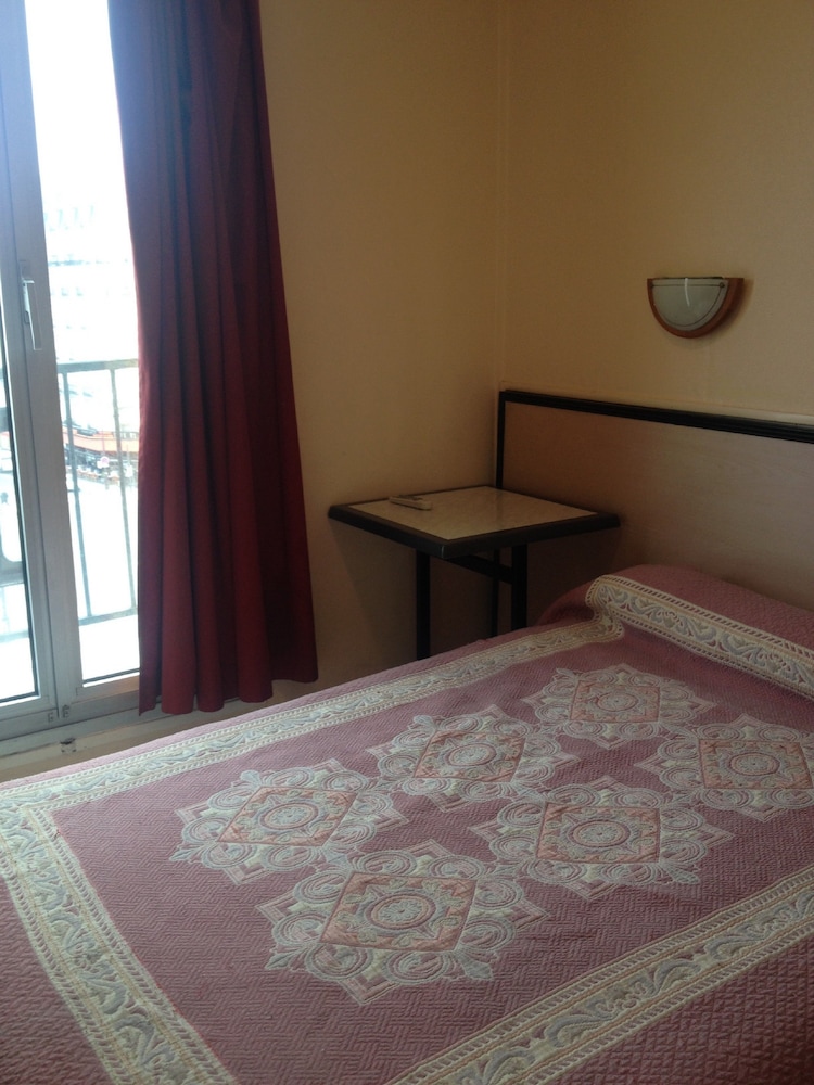 Hotel de Lorraine 9/32