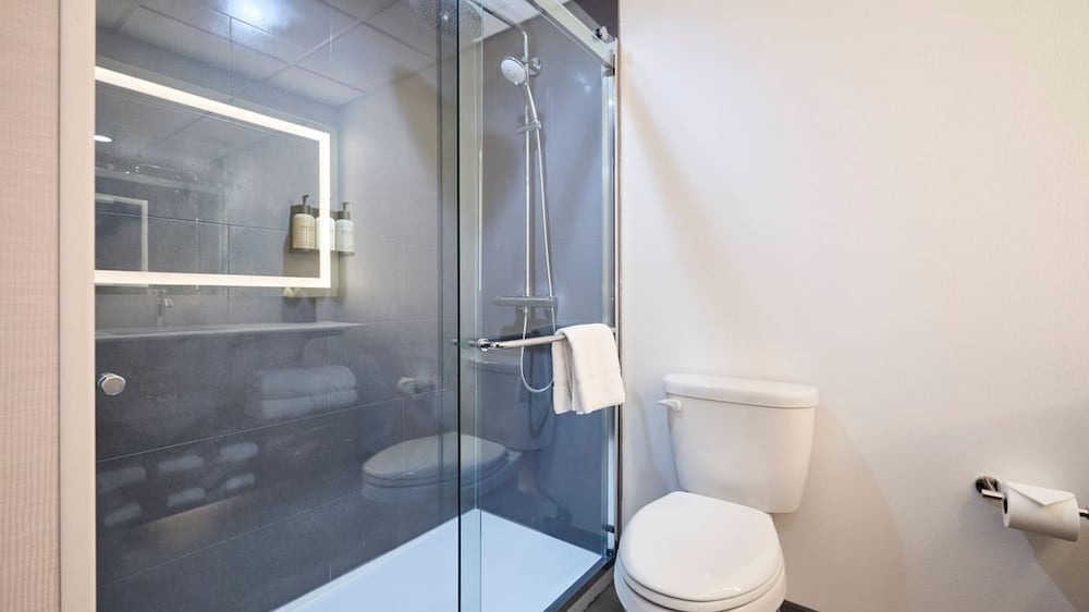Premium, King Bed, Courtyard View, Executive Level