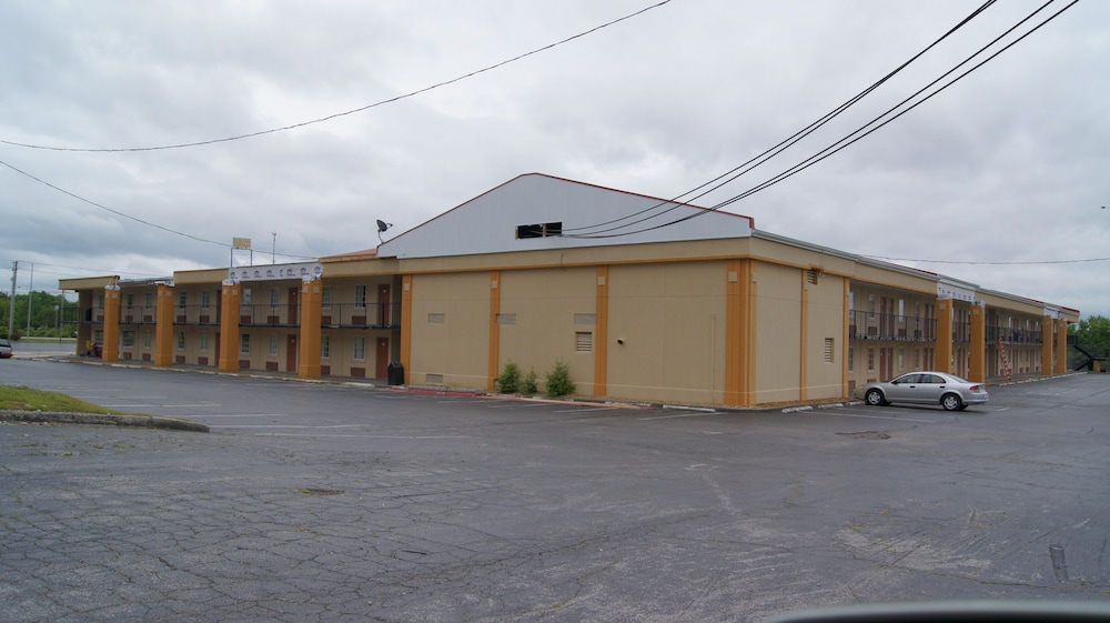 Executive Inn 29/36