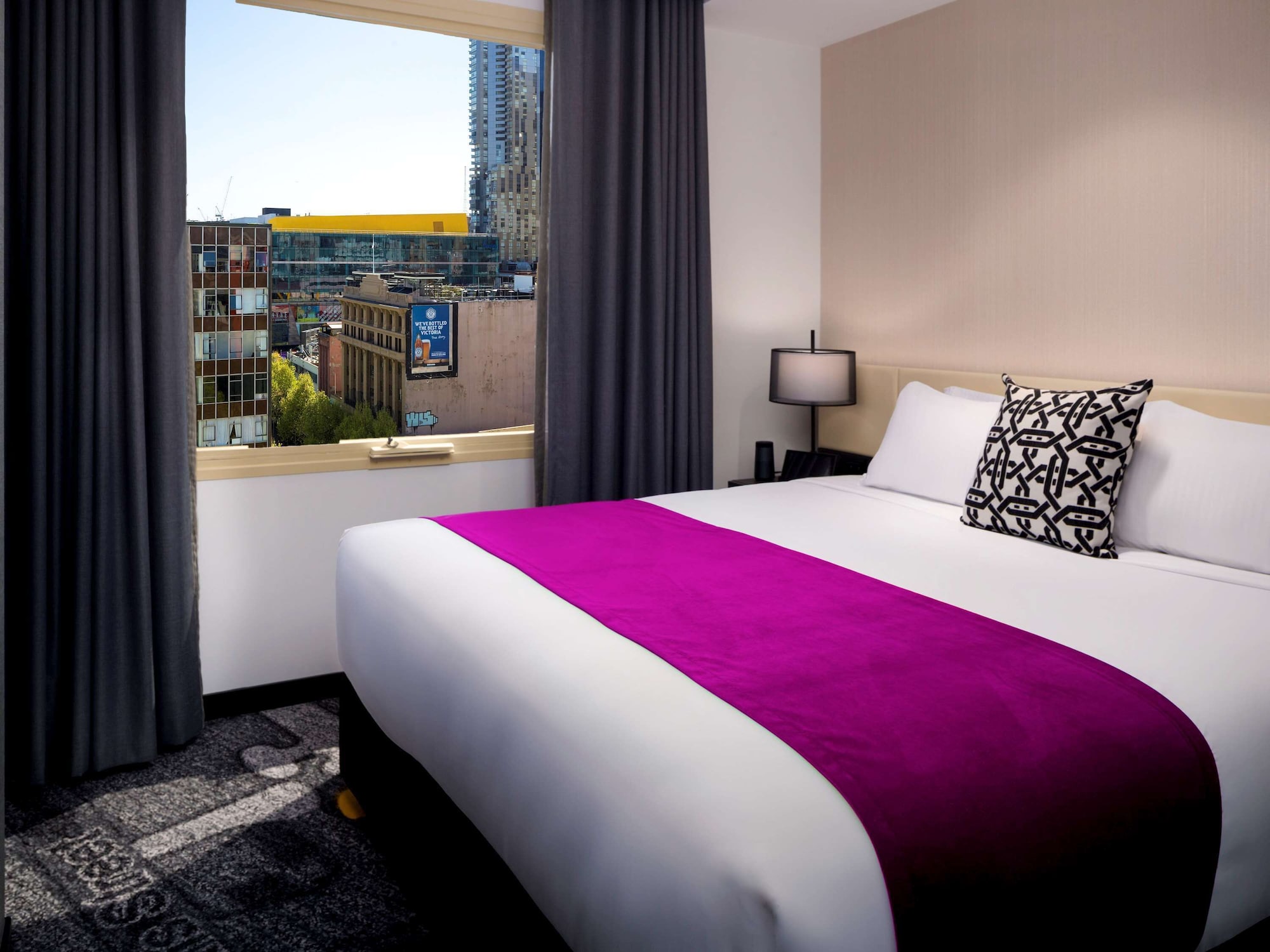 PREMIUM, EXECUTIVE, KING BED