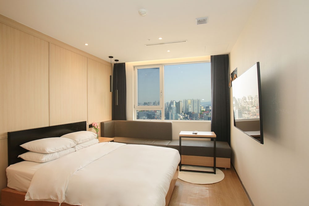 Hotel The Designers Hongdae 9/80