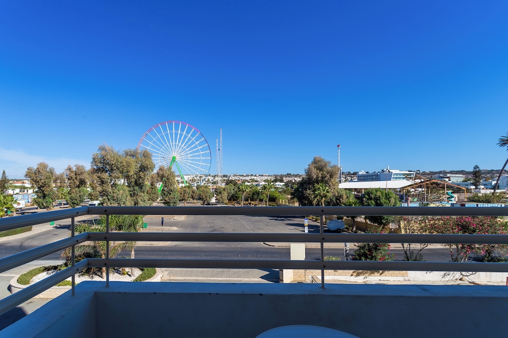 Piere Anne Beach Hotel 37/47