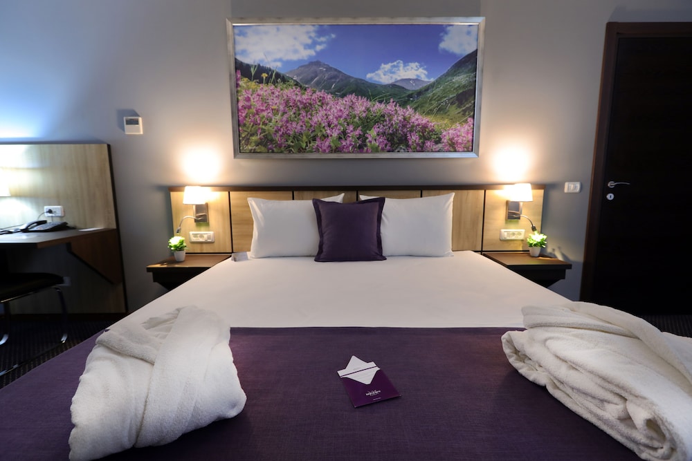 Mercure Tetovo 27/72
