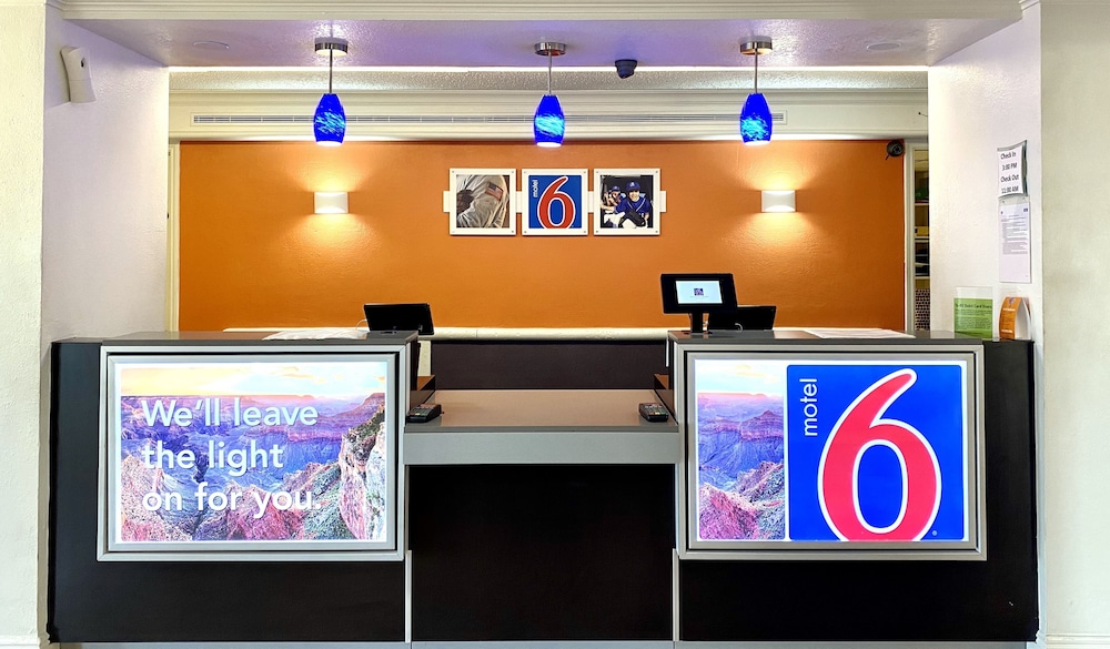 Lobby at Motel6 Beaumont, TX, BEAUMONT - TX