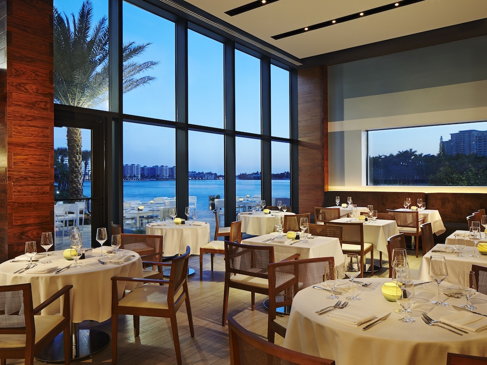 Waterstone Resort And Marina Curio Collection Ex Waterstone Resort Marina A Doubletree By Hilton 48/56