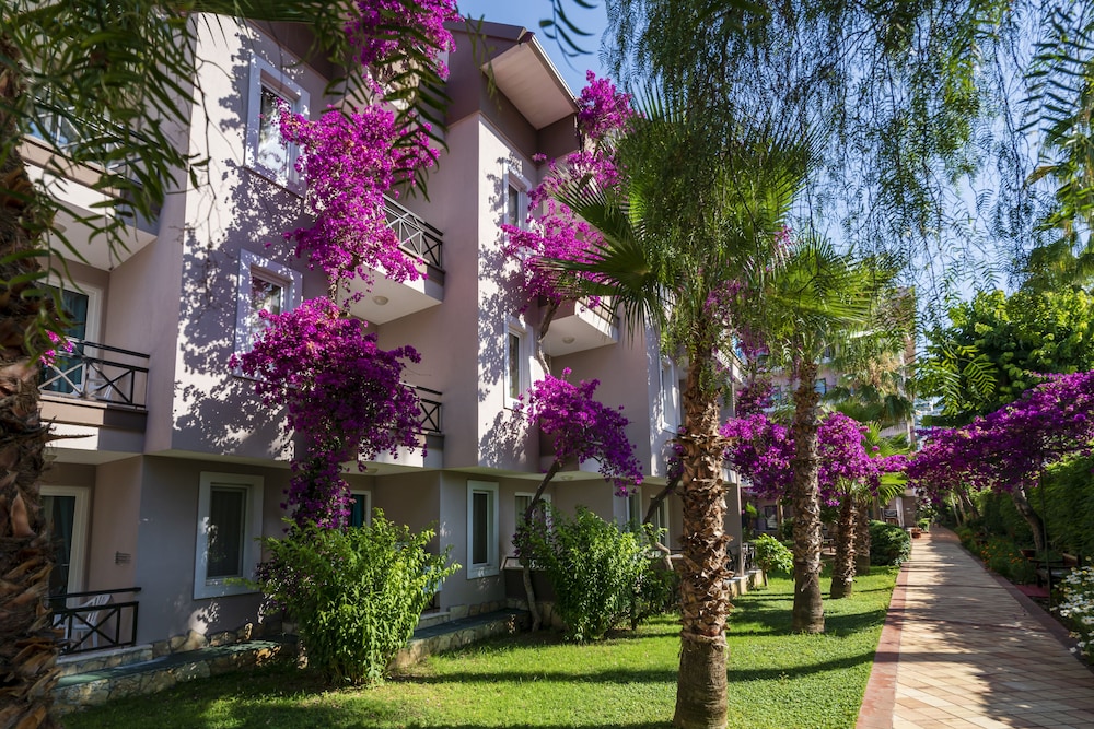Club Dizalya 38/45
