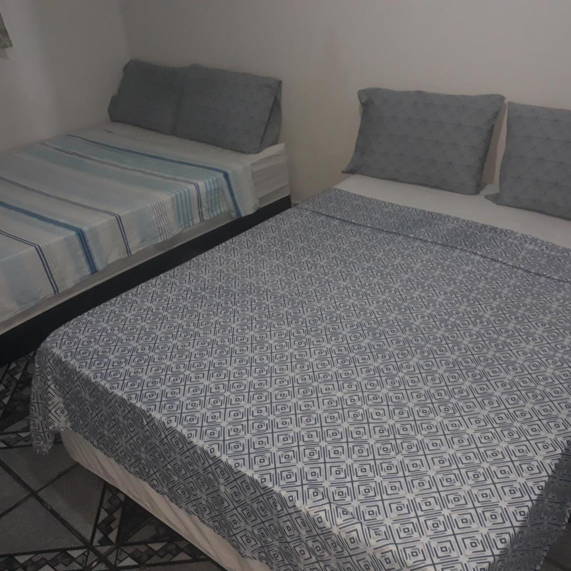 HOTEL LATINOS 2 39/50