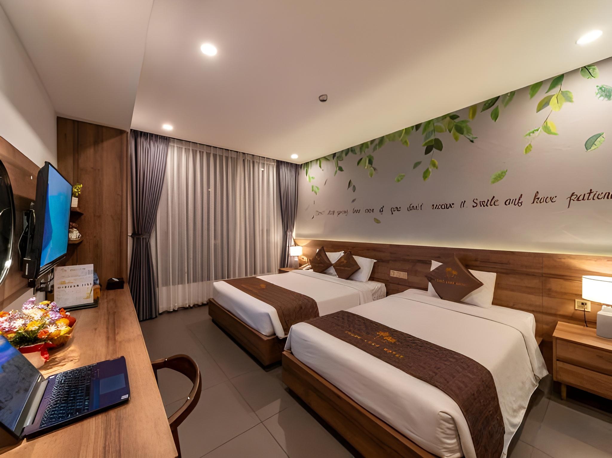 Family, Triple, 1 Queen and 1 Single Bed, No Window