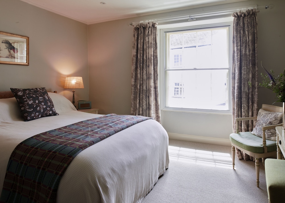 The Arundell Arms Hotel 16/50