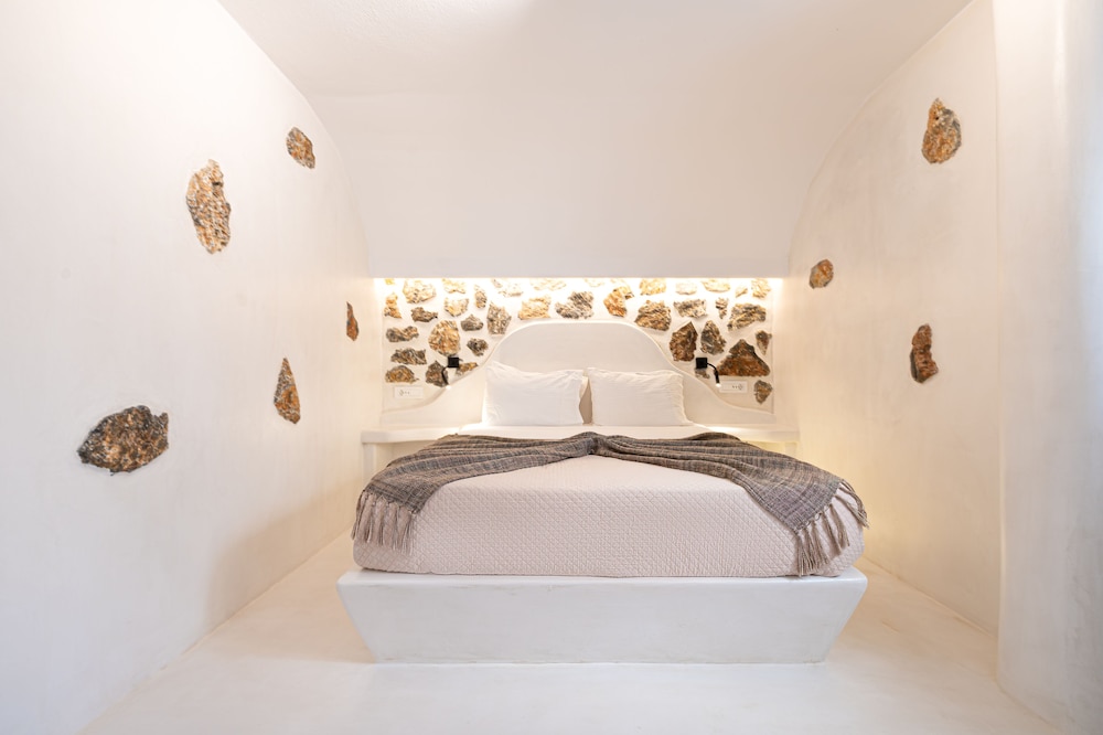 Semi Basement, 2 Bedrooms, Suite, King Bed, 2 Queen Beds, 2 Sofa, Indoor Jetted Tub, Jetted Tub