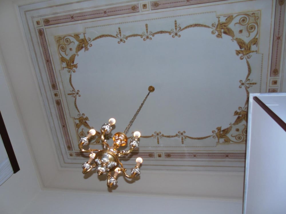 Albergo Cavour 10/35
