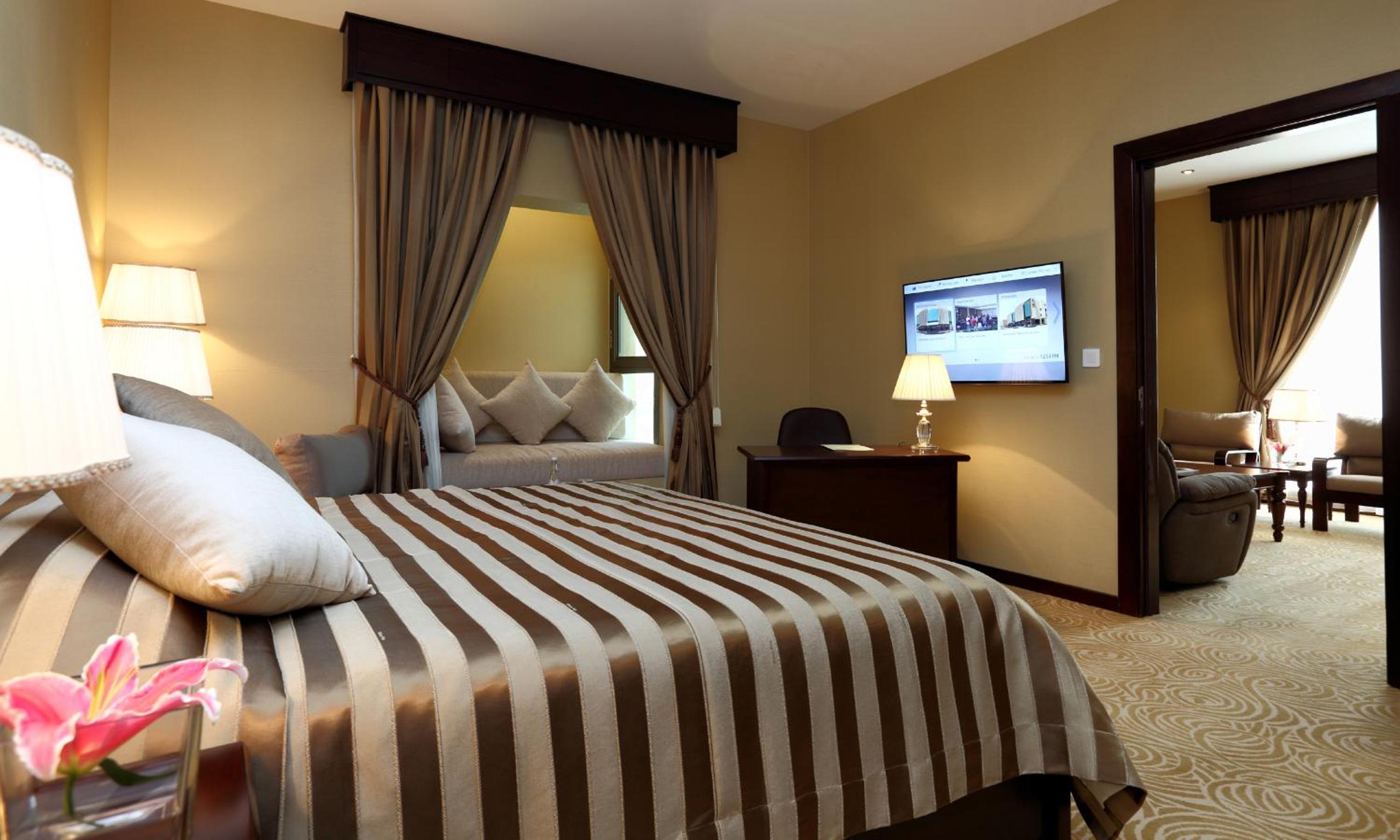 جناح بسرير كوين بشرفة، فندق مليسا الرياض(Melissa Hotel Riyadh) 2/3