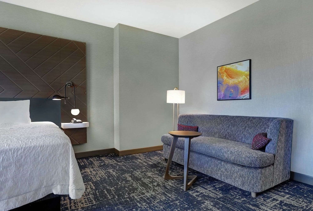 Hampton Inn Patterson Ca 34/45