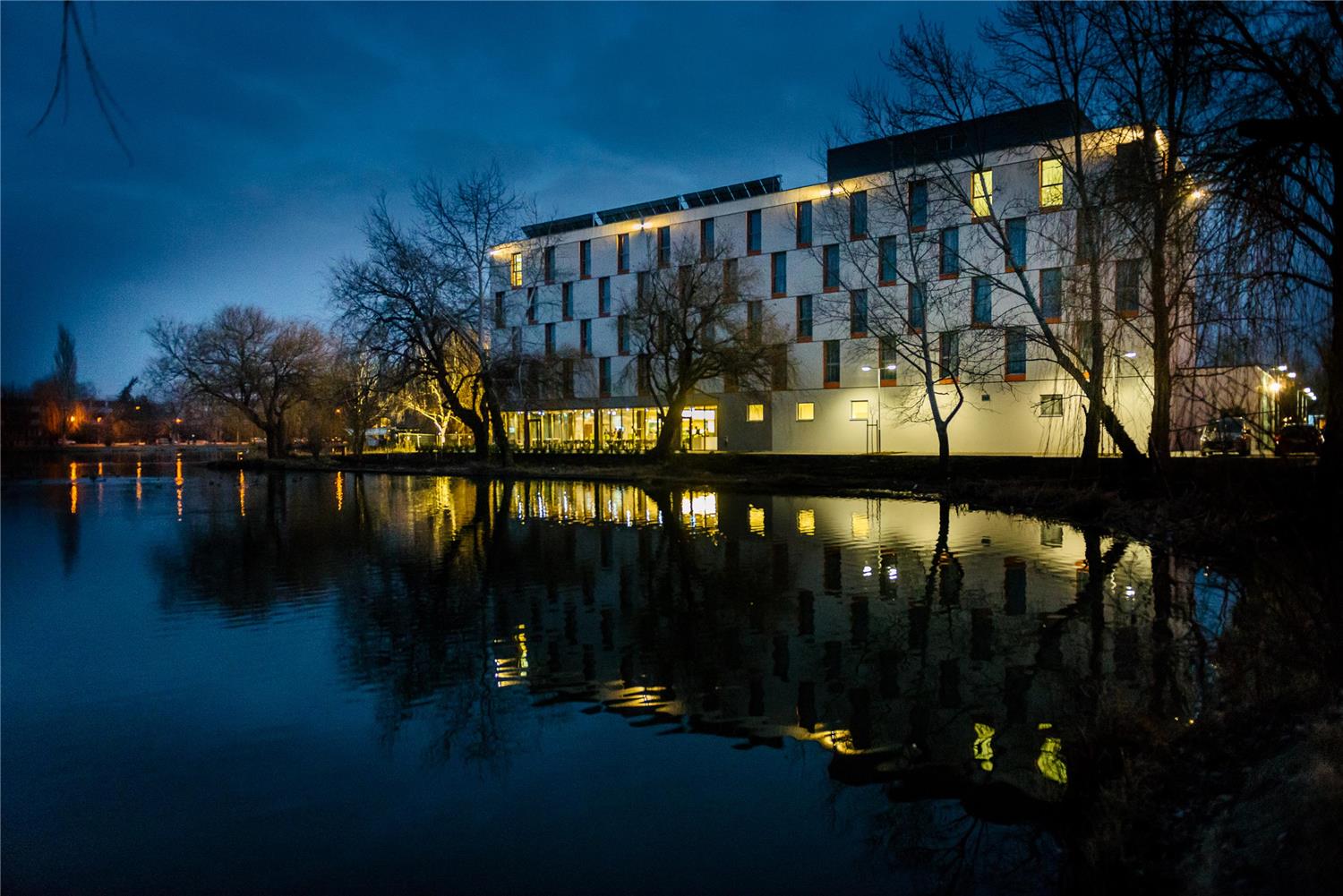 Best Western Plus Lakeside Hotel 7/58