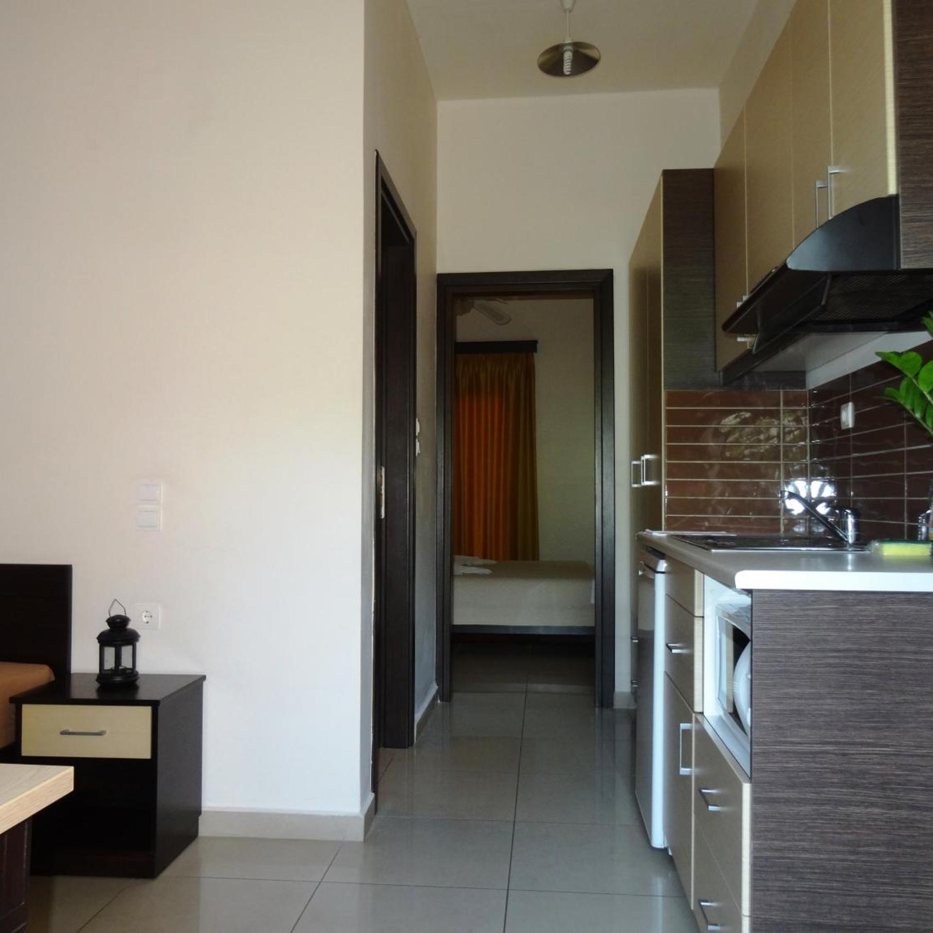 Lito Apartments 56/58