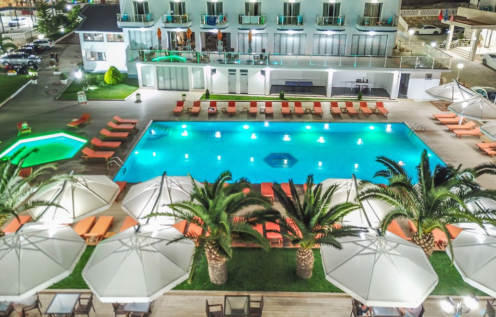 Hotel Saranda Palace 5/70