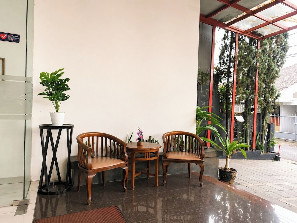 Scarlet Kebon Kawung Hotel 57/71