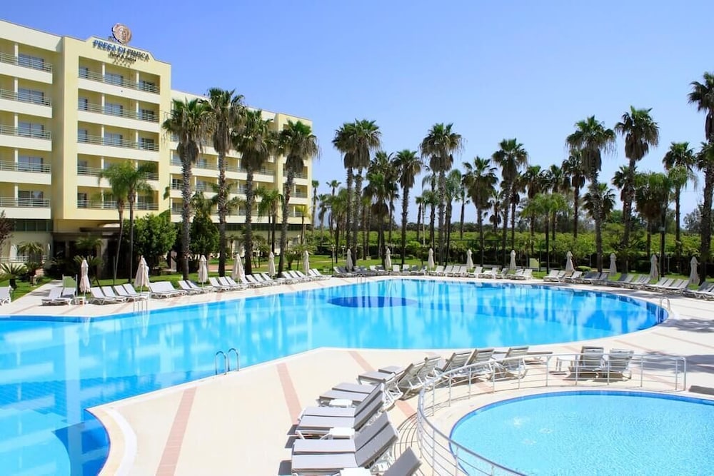Presa Di Finica Hotel and Suites 48/50