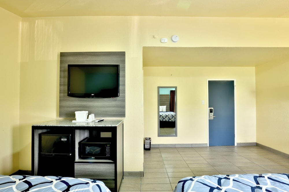 Americas Best Value Inn San Antonio Airport South 25/39