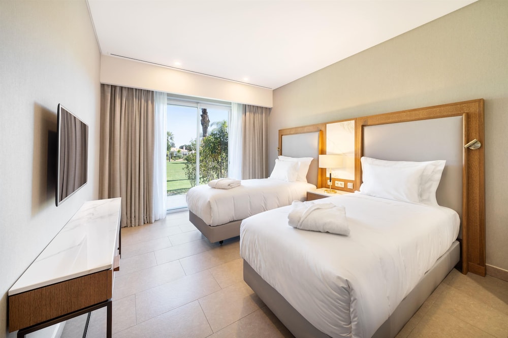 2 BEDROOMS, SUNRISE, SUITE