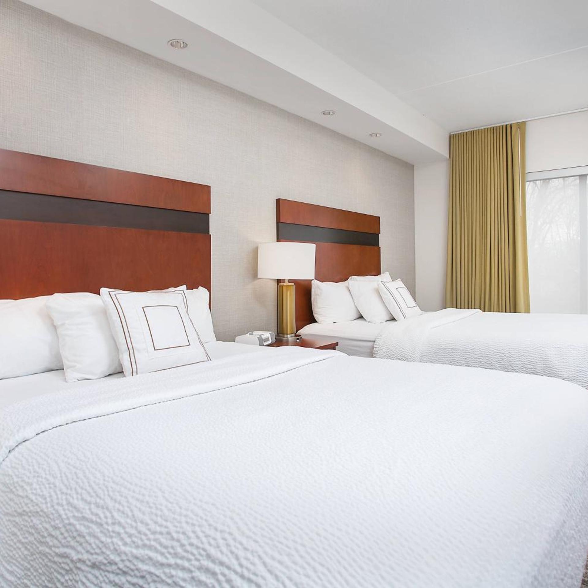 Suite, 2 Queen Beds, Trundle Bed, Sofa, Bathtub, Accessible