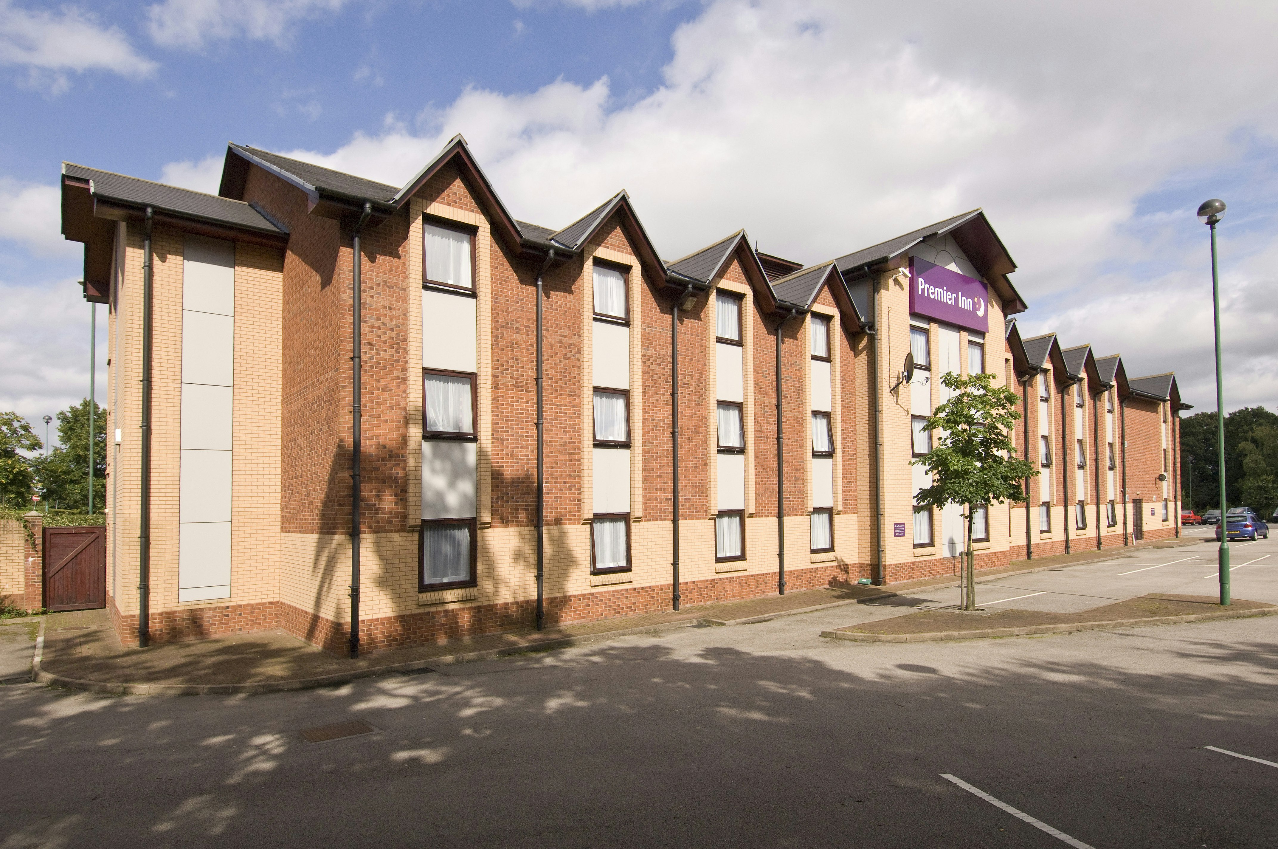 Premier Inn Birmingham South Rubery 18/21