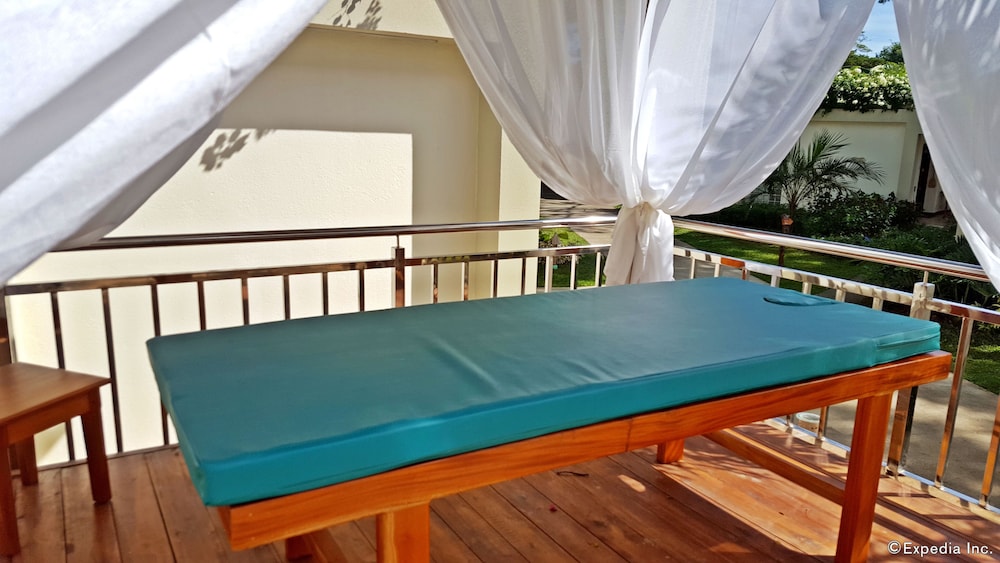 Munting Paraiso 41/66