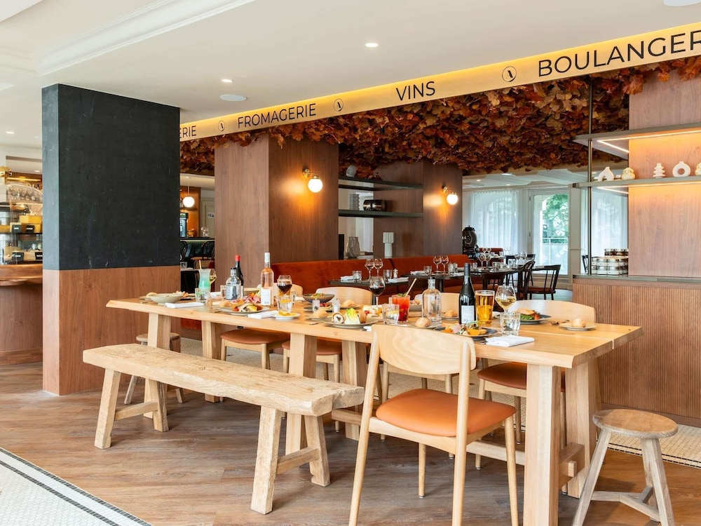 Mercure Rouen Champ de Mars 56/73