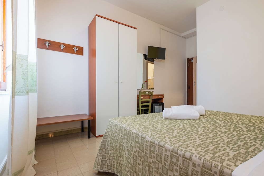HOTEL IL GABBIANO 10/25